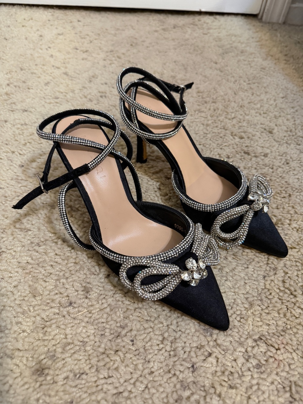 Pointed Toe Bow Rhinestone Heels Size 5